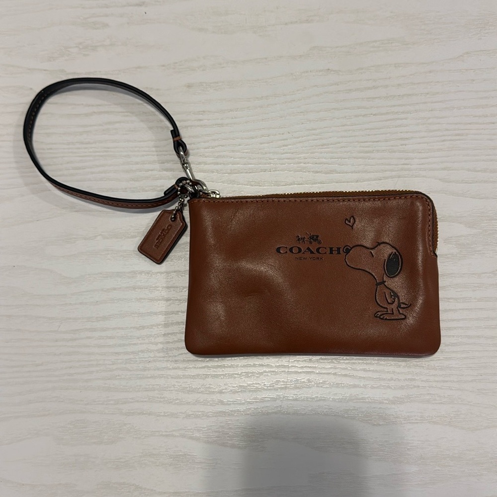 Coach snoopy wristlet